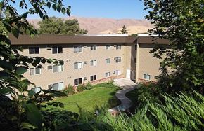 Lewiston apartment for rent - Looking down to apartment building