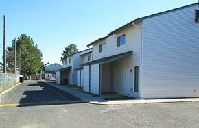 Burley townhouse for rent - Side view of buildings