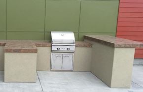 Garden City apartment for rent - outdoor grill area