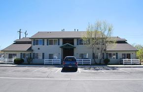 Lovelock apartment for rent - Apartment building from parking lot