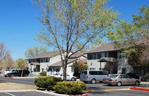 Lovelock apartment for rent - Parking lot