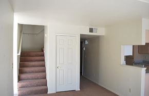 Lovelock apartment for rent - Stairs