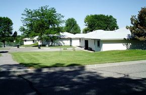 Forsyth triplex for rent - Building from street