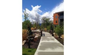 Missoula apartment for rent - sidewalk through landscaping