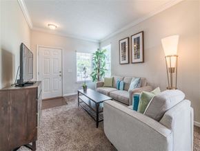 Hilliard townhouse for rent - a living room with a couch and a tv