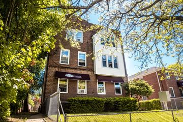 New Haven apartment for rent - A building with a sign that says "Windhoek".