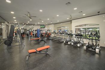 24-Hr athletic center