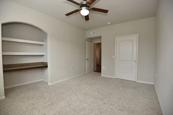 Built-in desk niche