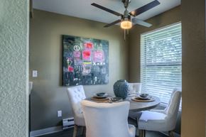 Portland multi-family for rent - Dining Area at Waverly Gardens Apartments, Portland