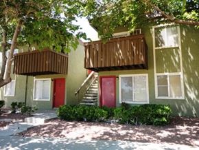 El Paso apartment for rent - Apt Building Entrance EL Paso TX 79935 l Lake Fairway Apts For Rent