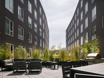 Courtyard with bbq area