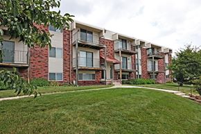 Papillion apartment for rent - One and two bedroom apartment homes at Tara Heights in Papillion, NE