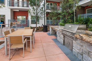 Outdoor barbecue grill