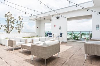 Rooftop deck with stunning views of houston