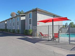 Tempe apartment for rent - our apartments are equipped with a swimming pool and umbrellas