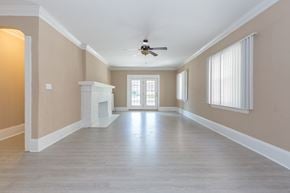 Cleveland Heights apartment for rent - Regis Apartments