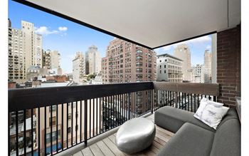 Balcony *