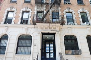 New York apartment for rent - the building in which the apartment is located