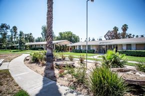 Redlands apartment for rent - Village Green