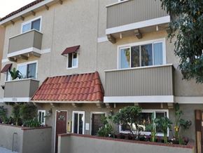 North Hollywood apartment for rent - Exterior image with beautifully manicured landscaping at the Arbor Apartment in Studio City, CA