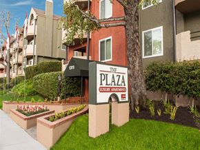 Sherman Village apartment for rent - Plaza apartments in Sherman Village. Luxury apartments with upgraded features. Few minutes from Studio City, Valley Village, and Sherman Oaks