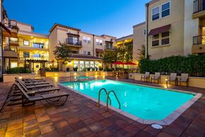 Northridge apartment for rent - Pool/ Spa at the Villagio Apartment in Northridge, CA. Located near California state University Northridge (CSUN).