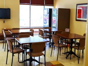 Baltimore apartment for rent - Inviting community room at Ashland Commons affordable apartment community in Baltimore