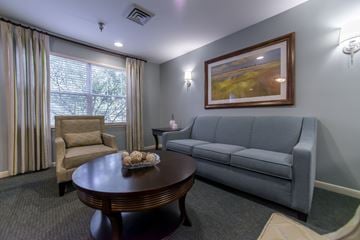 Bladensburg apartment for rent - a living room with a couch and a table