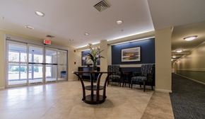 Bladensburg apartment for rent - Entry way with table and chairs