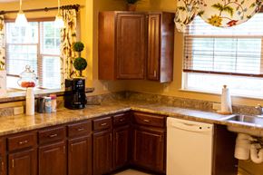 Randallstown apartment for rent - Bright and welcoming community room at Park View at Randallstown with seating for resident activities, social gatherings, and events.