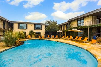 Lavita on lovers lane pool