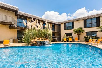 Lavita on lovers lane pool