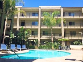 Davis apartment for rent - Pool with lounge chairs l Davinci Apartments 