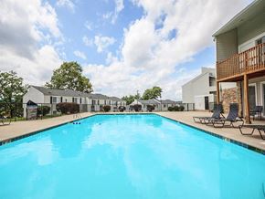 Nashville apartment for rent - the swimming pool at the apartments for rent