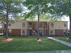Conway apartment for rent - our apartments are located in a quiet neighborhood with trees