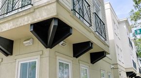 Savannah apartment for rent - a building with three windows and a balcony