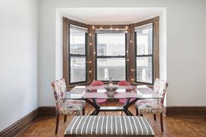 Chicago apartment for rent - Dining Table