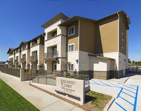 Los Angeles apartment for rent - Encanto Court Main Entrance
