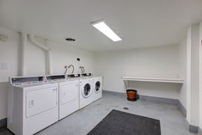 Denver apartment for rent - Lincoln Center Apartments in Denver, CO
