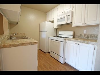 Parkside apartments | kitchen