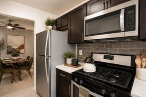 Alexandria apartment for rent - Lynbrook at Mark Center Apartment Homes
