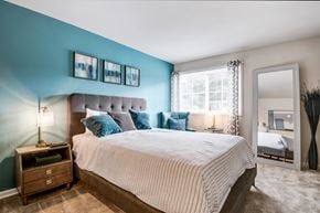 Alexandria apartment for rent - a bedroom with a large bed and a window