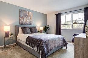 Alexandria apartment for rent - a bedroom with a bed and a window