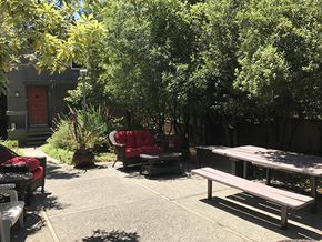 Tiburon apartment for rent - Picnic Table and Lounge Chairs  | Lyford Apartments in Tiburon, CA 94920