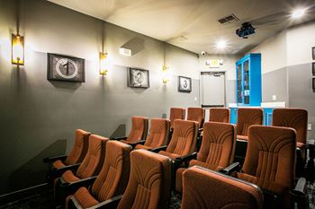 Versante apartments with movie theater