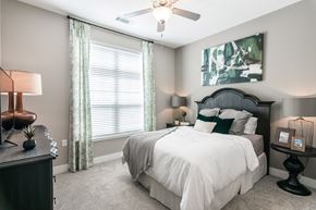 Gallatin apartment for rent - Vintage Foxland model unit.