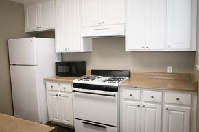 Turlock apartment for rent - Oak Park | Turlock| Clubhouse Comes With A Full Kitchen