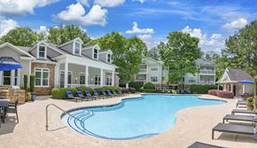 Sandy Springs apartment for rent - the swimming pool at the preserve apartments