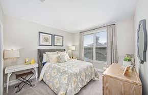 Smyrna apartment for rent - a bedroom with a bed and a window