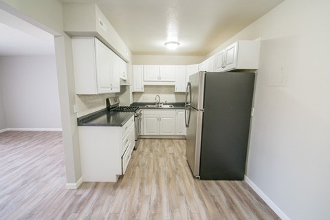 Floor plan for 2 beds, 1 bath, 754 sqft
